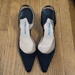 Manolo Blahnik Black Pointed Toe Heels